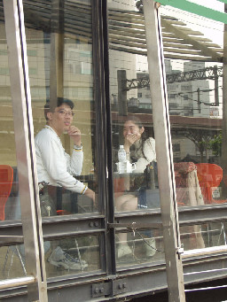 聊天表情-鐵道2002-03-09咖啡廳攝影拍照2000年至2003年橘園經營時期台中20號倉庫藝術特區藝術村