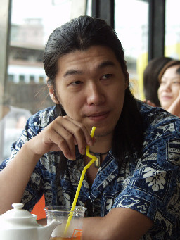 聊天表情2002-08-10咖啡廳攝影拍照2000年至2003年橘園經營時期台中20號倉庫藝術特區藝術村