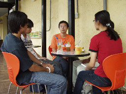聊天表情2002-08-30咖啡廳攝影拍照2000年至2003年橘園經營時期台中20號倉庫藝術特區藝術村