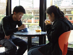 聊天表情2002-12-14咖啡廳攝影拍照2000年至2003年橘園經營時期台中20號倉庫藝術特區藝術村