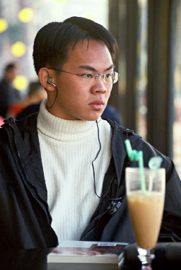 聊天表情系列傳統相機-9咖啡廳攝影拍照2000年至2003年橘園經營時期台中20號倉庫藝術特區藝術村