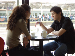 對話與月台旅客2002-03-02咖啡廳攝影拍照2000年至2003年橘園經營時期台中20號倉庫藝術特區藝術村