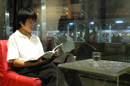 咖啡廳工讀生2004-12-14咖啡廳攝影拍照2003年至2006年加崙工作室(大開劇團)時期台中20號倉庫藝術特區藝術村