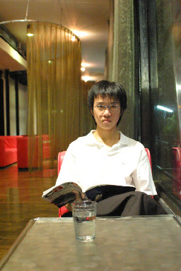 咖啡廳工讀生2004-12-14咖啡廳攝影拍照2003年至2006年加崙工作室(大開劇團)時期台中20號倉庫藝術特區藝術村
