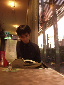夜景人物2004-10-24咖啡廳攝影拍照2003年至2006年加崙工作室(大開劇團)時期台中20號倉庫藝術特區藝術村