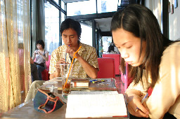 聊天表情(2)2005-05-21咖啡廳攝影拍照2003年至2006年加崙工作室(大開劇團)時期台中20號倉庫藝術特區藝術村