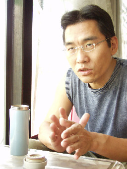 聊天表情(2)2005-11-05咖啡廳攝影拍照2003年至2006年加崙工作室(大開劇團)時期台中20號倉庫藝術特區藝術村