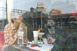 聊天表情(2)2006-03-11咖啡廳攝影拍照2003年至2006年加崙工作室(大開劇團)時期台中20號倉庫藝術特區藝術村