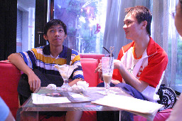 聊天表情(5)2005-09-25咖啡廳攝影拍照2003年至2006年加崙工作室(大開劇團)時期台中20號倉庫藝術特區藝術村