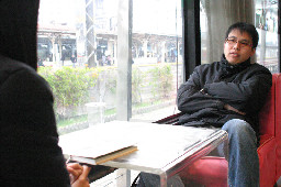 聊天表情2006-01-07咖啡廳攝影拍照2003年至2006年加崙工作室(大開劇團)時期台中20號倉庫藝術特區藝術村