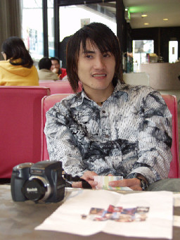 聊天表情2006-03-12咖啡廳攝影拍照2003年至2006年加崙工作室(大開劇團)時期台中20號倉庫藝術特區藝術村