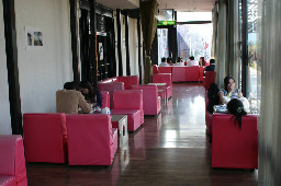 白天的咖啡廳景緻2003年至2006年加崙工作室(大開劇團)時期台中20號倉庫藝術特區藝術村