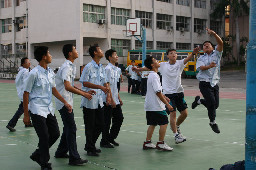 放學後的籃球場2004-09-13嶺東中學-嶺東工商網路同學會