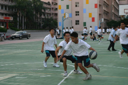 放學後的籃球場2004-10-04嶺東中學-嶺東工商網路同學會