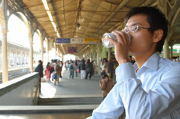 月台旅客2005年台中火車站台灣鐵路旅遊攝影