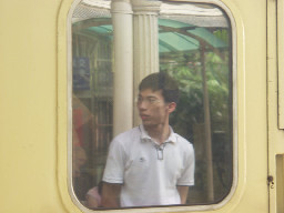 月台旅客2005年台中火車站台灣鐵路旅遊攝影