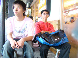 月台旅客特寫2007台中火車站台灣鐵路旅遊攝影