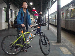 腳踏車月台景物篇台中火車站台灣鐵路旅遊攝影