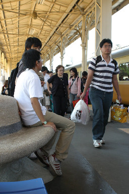 公共藝術-大同國小美術班-巨人月台景物篇台中火車站台灣鐵路旅遊攝影