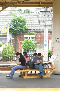 公共藝術-林煌迪-阿貓一族月台景物篇台中火車站台灣鐵路旅遊攝影