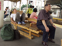 公共藝術-林煌迪-阿貓一族月台景物篇台中火車站台灣鐵路旅遊攝影