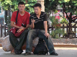 公共藝術-鄧文貞-大腸包小腸月台景物篇台中火車站台灣鐵路旅遊攝影