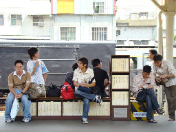 公共藝術-陳明德-座書櫃月台景物篇台中火車站台灣鐵路旅遊攝影