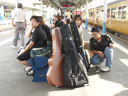 月台旅客2004年彰化火車站台灣鐵路旅遊攝影