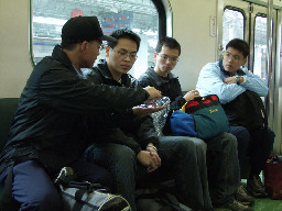 交談的旅客2003電車-區間車台灣鐵路旅遊攝影