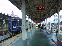 行車特寫電車-區間車台灣鐵路旅遊攝影