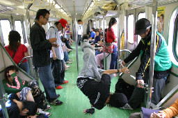 電車街舞表演電車-區間車台灣鐵路旅遊攝影