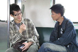交談旅客(1)2005-04-17街拍帥哥台灣鐵路旅遊攝影