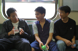 交談旅客(2)2005-04-23街拍帥哥台灣鐵路旅遊攝影