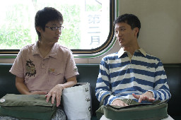 交談旅客2006-04-05街拍帥哥台灣鐵路旅遊攝影