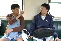 交談的旅客(1)2005-03-26街拍帥哥台灣鐵路旅遊攝影