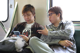 交談的旅客(1)2005-03-27街拍帥哥台灣鐵路旅遊攝影