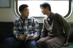 交談的旅客(2)2005-03-26街拍帥哥台灣鐵路旅遊攝影
