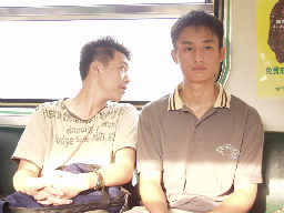 交談的旅客2005-06-26街拍帥哥台灣鐵路旅遊攝影