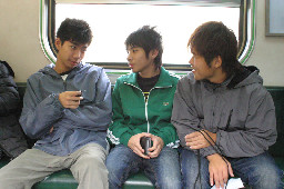 掌上遊戲機2006-01-27街拍帥哥台灣鐵路旅遊攝影