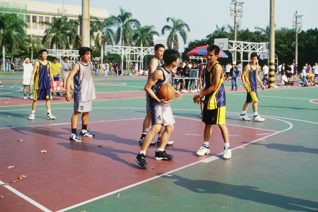 中興大學籃球場比賽運動攝影