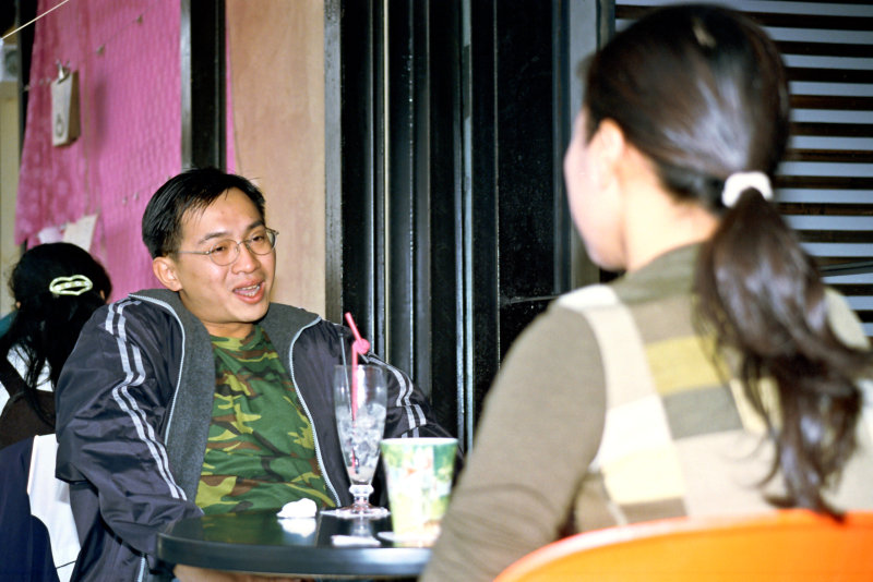 台中20號倉庫藝術特區藝術村2000年至2003年橘園經營時期咖啡廳攝影拍照傾聽攝影照片5