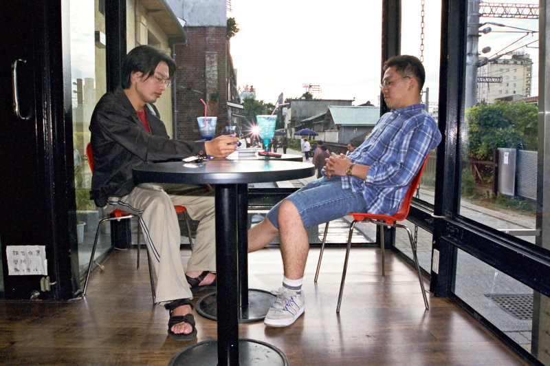 台中20號倉庫藝術特區藝術村2000年至2003年橘園經營時期咖啡廳攝影拍照第一次邀請(2000)攝影照片2