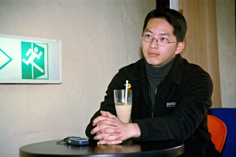 台中20號倉庫藝術特區藝術村2000年至2003年橘園經營時期咖啡廳攝影拍照聊天人物傳統相機單張攝影照片15