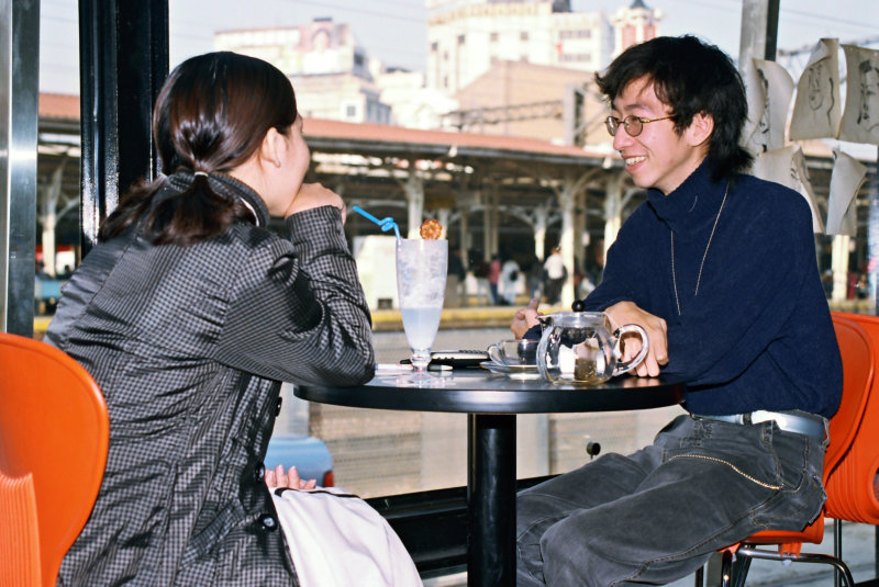 台中20號倉庫藝術特區藝術村2000年至2003年橘園經營時期咖啡廳攝影拍照聊火車站攝影照片2