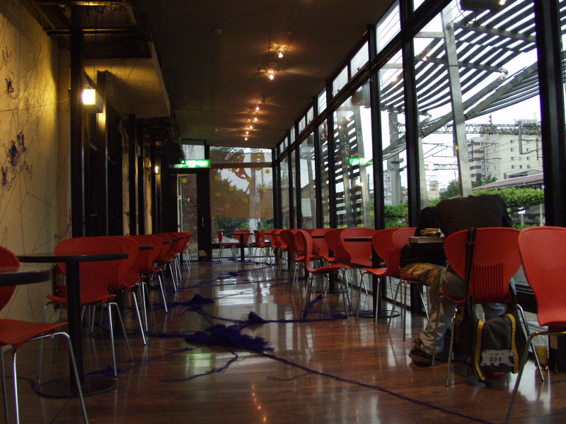 台中20號倉庫藝術特區藝術村2000年至2003年橘園經營時期白天的咖啡廳景緻攝影照片59