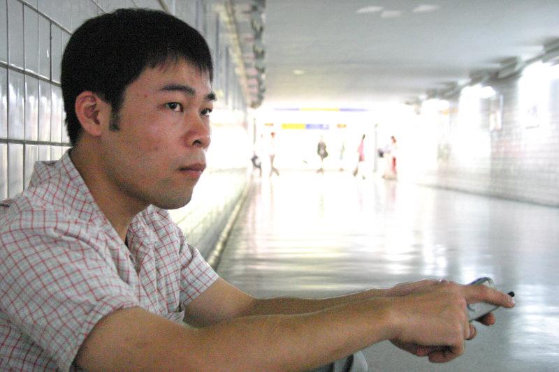 台中20號倉庫藝術特區藝術村2003年至2006年加崙工作室(大開劇團)時期展覽活動2004年倉庫藝術節與台中火車站歸零‧整裝月台裝置藝術揭幕攝影照片15