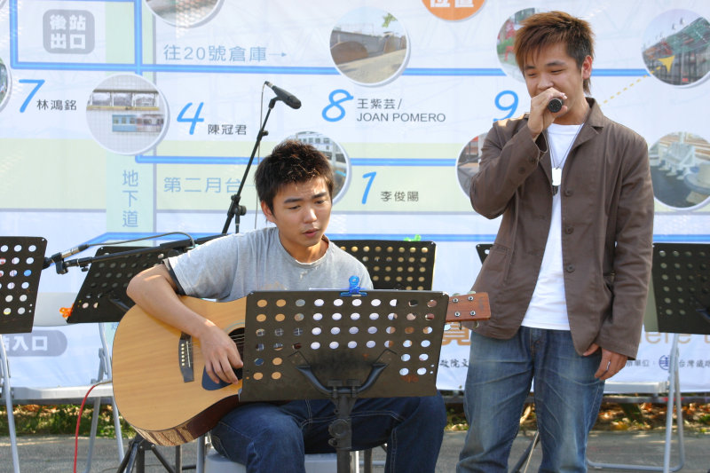 台中20號倉庫藝術特區藝術村2003年至2006年加崙工作室(大開劇團)時期展覽活動2004年倉庫藝術節與台中火車站歸零‧整裝月台裝置藝術揭幕攝影照片34