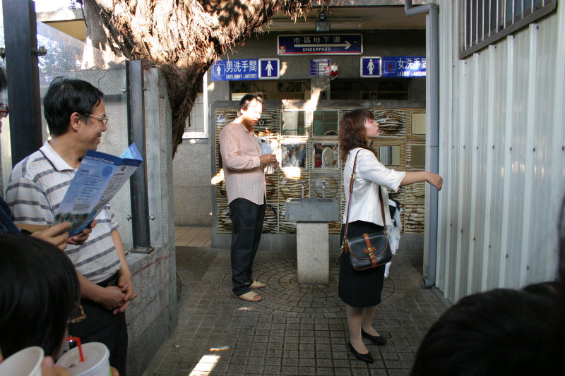 台中20號倉庫藝術特區藝術村2003年至2006年加崙工作室(大開劇團)時期展覽活動2004年倉庫藝術節與台中火車站歸零‧整裝月台裝置藝術揭幕攝影照片87