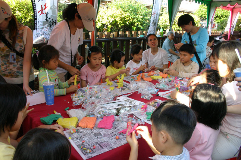 台中20號倉庫藝術特區藝術村2003年至2006年加崙工作室(大開劇團)時期展覽活動2004年倉庫藝術節與台中火車站歸零‧整裝月台裝置藝術揭幕攝影照片113