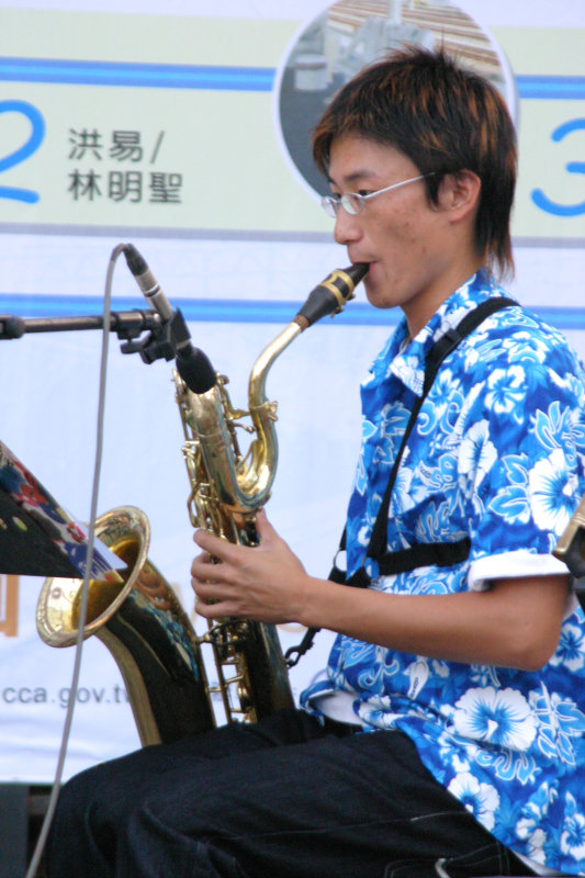 台中20號倉庫藝術特區藝術村2003年至2006年加崙工作室(大開劇團)時期展覽活動2004年倉庫藝術節與台中火車站歸零‧整裝月台裝置藝術揭幕攝影照片140